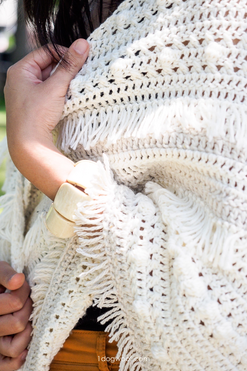 close-up of stitch texture in fringe wrap